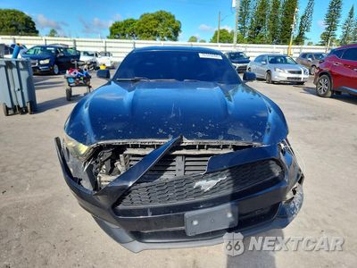 Piąte zdjęcie samochodu w środku: 2017 FORD MUSTANG VIN:1FA6P8TH8H5322962 - miniatura
