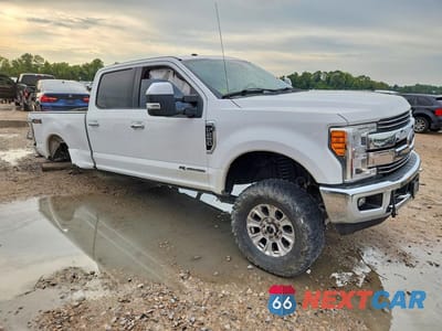 Czwarte zdjęcie samochodu z boku: 2017 FORD F250 SUPER DUTY VIN:1FT7W2BT7HED74006 - miniatura