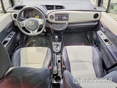 Zdjęcie 8 z 12 samochodu: 2012 TOYOTA YARIS 5-DOOR LE VIN:JTDKTUD32CD521567 - miniatura