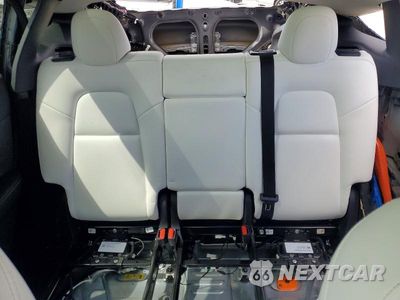 Zdjęcie 10 z 14 samochodu: 2023 TESLA MODEL Y VIN:7SAYGDEE1PF614774 - miniatura