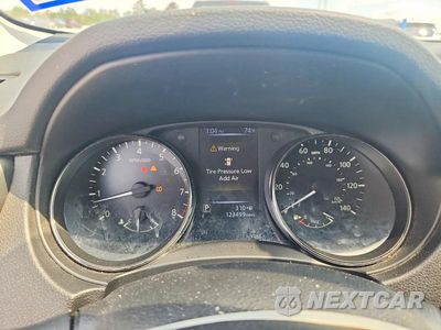 Zdjęcie 9 z 14 samochodu: 2017 NISSAN ROGUE SPORT S VIN:JN1BJ1CP4HW031445 - miniatura