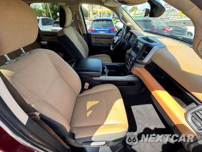 Piąte zdjęcie samochodu w środku: 2019 RAM 2500 BIG HORN VIN:3C6UR5JJ8KG539046 - miniatura