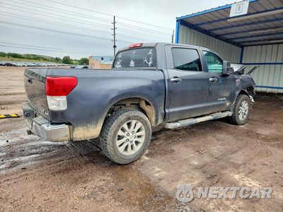 Trzecie zdjęcie samochodu z tyłu: 2012 TOYOTA TUNDRA CREWMAX LIMITED VIN:5TFHW5F18CX222778 - miniatura