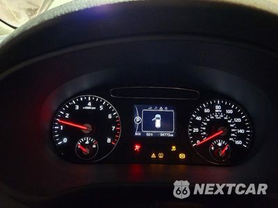 Zdjęcie 9 z 13 samochodu: 2016 KIA SORENTO LX VIN:5XYPG4A38GG017501 - miniatura