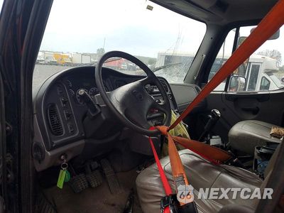 Zdjęcie 8 z 13 samochodu: 2013 FREIGHTLINER BUSINESS CLASS M2 FLATBED TRUCK VIN:1FVHCYBS9DHFA3026 - miniatura