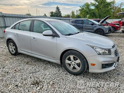 Czwarte zdjęcie samochodu z boku: 2015 CHEVROLET CRUZE LT VIN:1G1PC5SB3F7292592 - miniatura