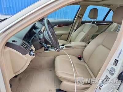 Zdjęcie 7 z 12 samochodu: 2009 MERCEDES-BENZ C 300 VIN:WDDGF54X49R054353 - miniatura