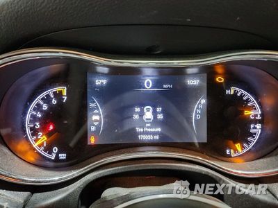 Zdjęcie 9 z 14 samochodu: 2018 JEEP GRAND CHEROKEE LAREDO VIN:1C4RJFAG2JC249872 - miniatura