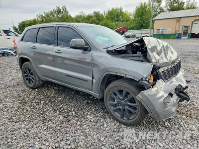 Czwarte zdjęcie samochodu z boku: 2019 JEEP GRAND CHEROKEE LAREDO VIN:1C4RJFAG1KC655000 - miniatura