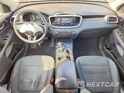 Zdjęcie 8 z 12 samochodu: 2017 KIA SORENTO LX VIN:5XYPG4A30HG248703 - miniatura