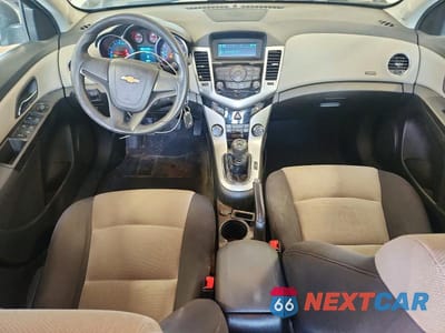 Zdjęcie 8 z 12 samochodu: 2015 CHEVROLET CRUZE LS VIN:1G1PB5SH8F7202392 - miniatura