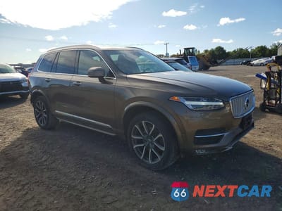 Czwarte zdjęcie samochodu z boku: 2017 VOLVO XC90 T6 VIN:YV4A22PL4H1130344 - miniatura