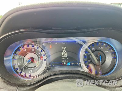 Zdjęcie 9 z 13 samochodu: 2016 CHRYSLER 300 S VIN:2C3CCABG3GH220263 - miniatura