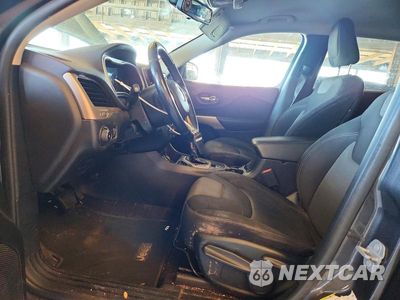 Zdjęcie 7 z 12 samochodu: 2018 JEEP CHEROKEE LATITUDE VIN:1C4PJLCB5JD540593 - miniatura