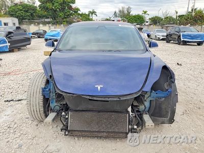 Piąte zdjęcie samochodu w środku: 2018 TESLA MODEL 3 VIN:5YJ3E1EA5JF032550 - miniatura