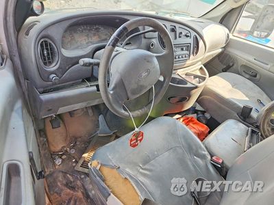 Zdjęcie 8 z 13 samochodu: 2007 FORD E450 BOX TRUCK VIN:1FDXE45S47DA16928 - miniatura