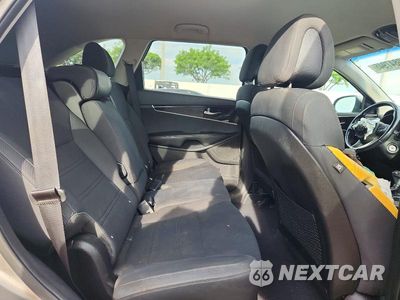 Zdjęcie 10 z 12 samochodu: 2016 KIA SORENTO LX VIN:5XYPG4A34GG137845 - miniatura