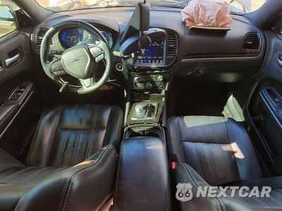 Zdjęcie 8 z 13 samochodu: 2019 CHRYSLER 300 S VIN:2C3CCABG0KH516365 - miniatura