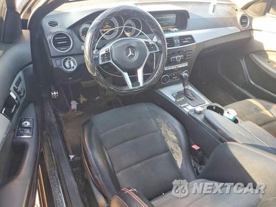 Zdjęcie 8 z 12 samochodu: 2013 MERCEDES-BENZ C 250 VIN:WDDGJ4HB7DF951037 - miniatura