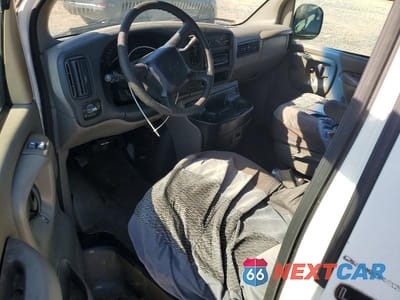 Zdjęcie 8 z 13 samochodu: 2000 CHEVROLET EXPRESS G2500 VIN:1GAGG25R1Y1197174 - miniatura