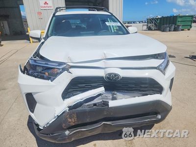Piąte zdjęcie samochodu w środku: 2024 TOYOTA RAV4 XLE VIN:2T3W1RFV2RC268864 - miniatura