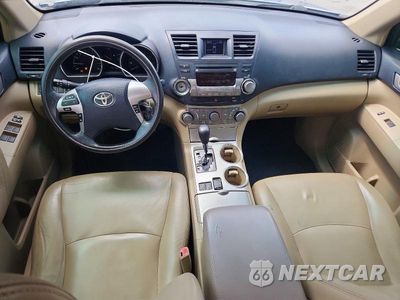 Zdjęcie 8 z 13 samochodu: 2011 TOYOTA HIGHLANDER BASE VIN:5TDZK3EHXBS037557 - miniatura