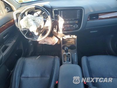 Zdjęcie 8 z 13 samochodu: 2015 MITSUBISHI OUTLANDER GT VIN:JA4JZ4AX0FZ000298 - miniatura