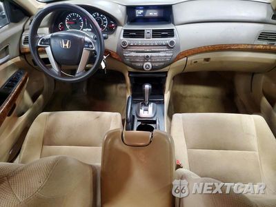 Zdjęcie 8 z 13 samochodu: 2010 HONDA ACCORD EX VIN:1HGCP2F71AA125062 - miniatura
