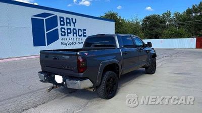Czwarte zdjęcie samochodu z boku: 2016 TOYOTA TUNDRA SR5 VIN:5TFDW5F14GX524797 - miniatura