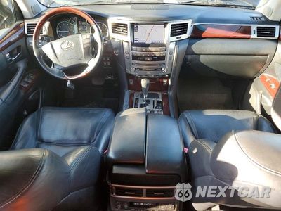 Zdjęcie 8 z 13 samochodu: 2014 LEXUS LX 570 VIN:JTJHY7AX9E4139685 - miniatura