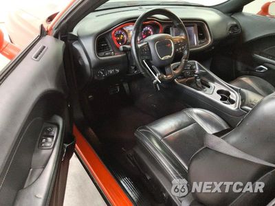 Zdjęcie 8 z 13 samochodu: 2017 DODGE CHALLENGER SXT VIN:2C3CDZAGXHH542803 - miniatura