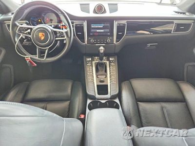 Zdjęcie 8 z 12 samochodu: 2018 PORSCHE MACAN S VIN:WP1AB2A51JLB31540 - miniatura