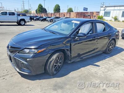 2024 TOYOTA CAMRY SE 4T1G11AKXRU842167 - główne zdjęcie licytacji z USA - miniatura