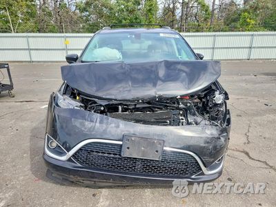 Piąte zdjęcie samochodu w środku: 2018 CHRYSLER PACIFICA TOURING L VIN:2C4RC1BG7JR227305 - miniatura