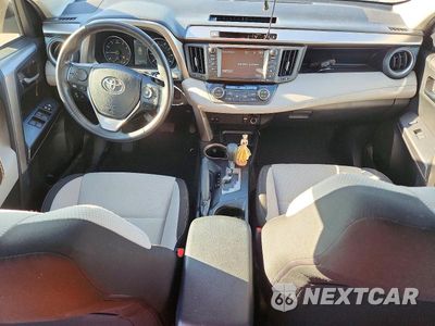 Zdjęcie 8 z 13 samochodu: 2017 TOYOTA RAV4 XLE VIN:JTMWFREV0HJ117505 - miniatura
