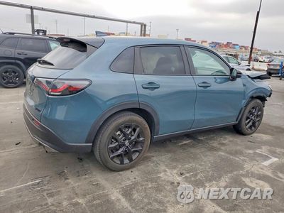 Trzecie zdjęcie samochodu z tyłu: 2025 HONDA HR-V SPORT VIN:3CZRZ1H51SM752089 - miniatura
