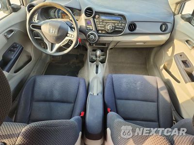 Zdjęcie 8 z 13 samochodu: 2010 HONDA INSIGHT EX VIN:JHMZE2H79AS027675 - miniatura