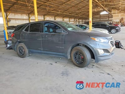 Czwarte zdjęcie samochodu z boku: 2018 CHEVROLET EQUINOX LS VIN:2GNAXHEV3J6264719 - miniatura