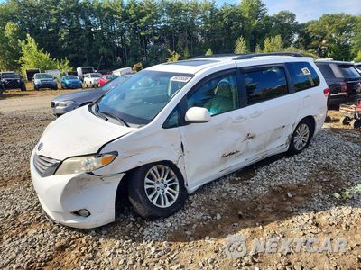 2011 TOYOTA SIENNA XLE 8-PASSENGER 5TDYK3DC0BS001815 - główne zdjęcie licytacji z USA - miniatura