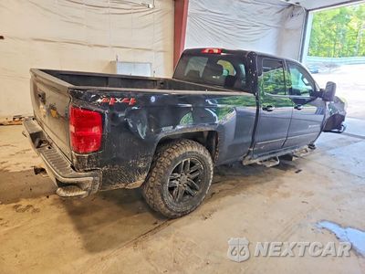 Trzecie zdjęcie samochodu z tyłu: 2018 CHEVROLET SILVERADO K1500 LT VIN:1GCVKREC3JZ312592 - miniatura