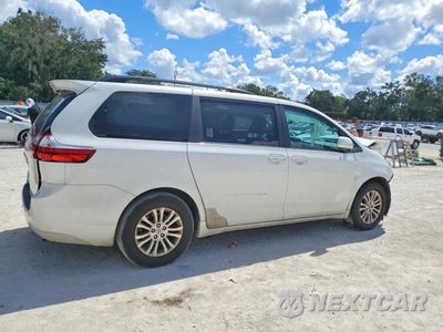 Trzecie zdjęcie samochodu z tyłu: 2017 TOYOTA SIENNA XLE 8-PASSENGER VIN:5TDYZ3DC7HS874143 - miniatura