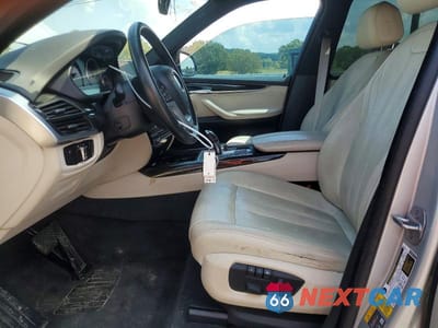 Zdjęcie 7 z 12 samochodu: 2017 BMW X5 XDR40E VIN:5UXKT0C5XH0S80060 - miniatura
