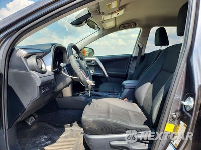 Zdjęcie 7 z 13 samochodu: 2018 TOYOTA RAV4 LE VIN:JTMBFREV0JJ746461 - miniatura