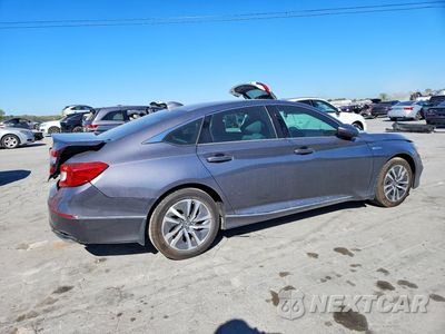 Trzecie zdjęcie samochodu z tyłu: 2018 HONDA ACCORD HYBRID EX VIN:1HGCV3F44JA007895 - miniatura