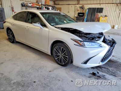 Czwarte zdjęcie samochodu z boku: 2025 LEXUS ES 300H BASE VIN:58ADA1C15SU063636 - miniatura