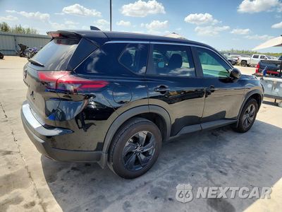 Trzecie zdjęcie samochodu z tyłu: 2026 NISSAN ROGUE SV VIN:5N1BT3BA0TC788297 - miniatura