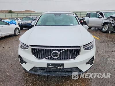 Piąte zdjęcie samochodu w środku: 2025 VOLVO XC40 PLUS VIN:YV4L12UE5S2570897 - miniatura