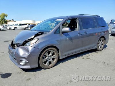 2017 TOYOTA SIENNA SE 5TDXZ3DC0HS871970 - główne zdjęcie licytacji z USA - miniatura