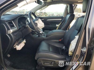 Zdjęcie 7 z 13 samochodu: 2019 TOYOTA HIGHLANDER XLE VIN:5TDJZRFH7KS951470 - miniatura