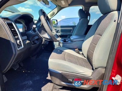 Zdjęcie 7 z 12 samochodu: 2019 RAM 1500 CLASSIC SLT VIN:1C6RR7GG7KS717504 - miniatura